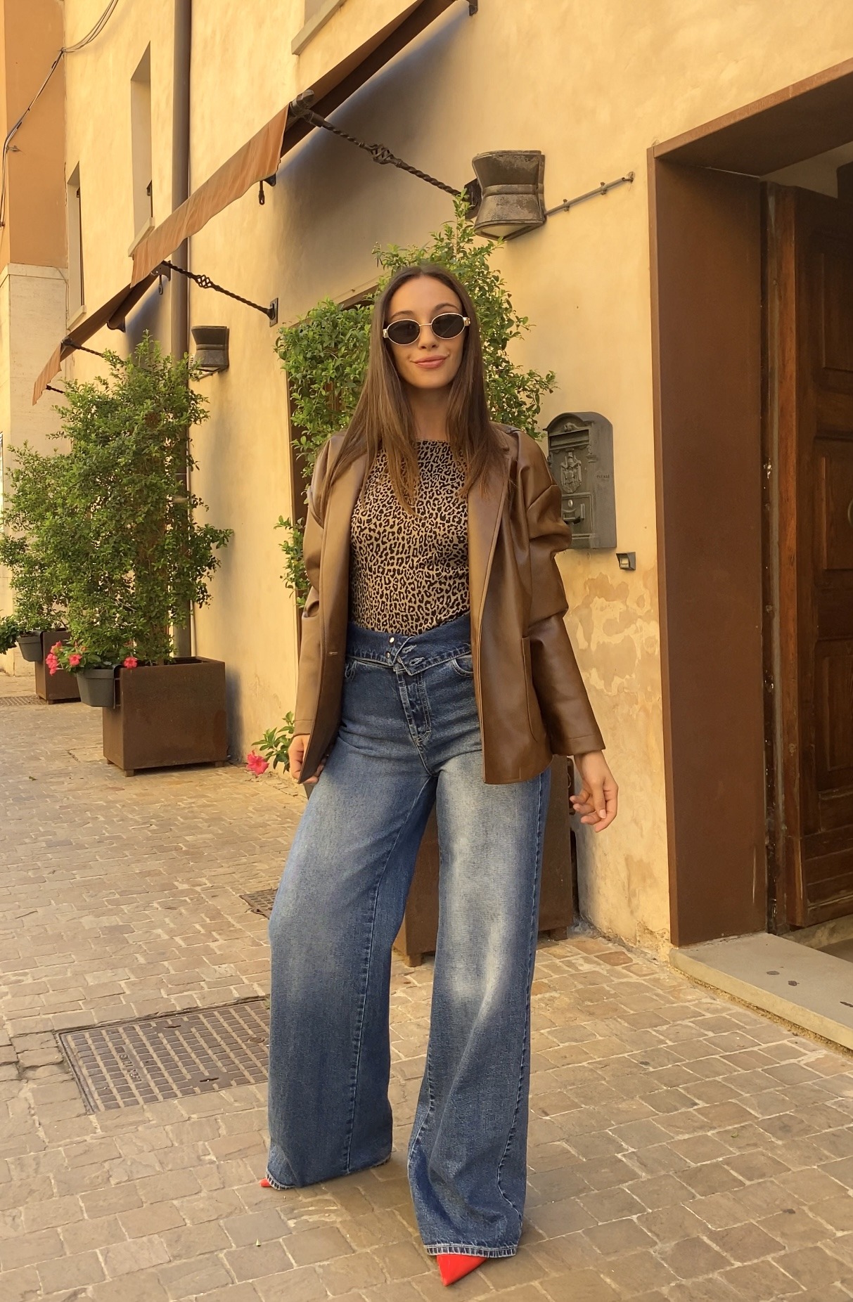 JEANS AMPI CON RISVOLTO IN VITA Damy Please Abbigliamento donna pronto moda