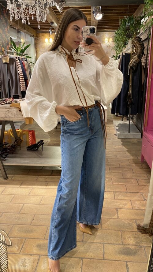 JEANS A GAMBA EXTRA LARGA E VITA ALTA